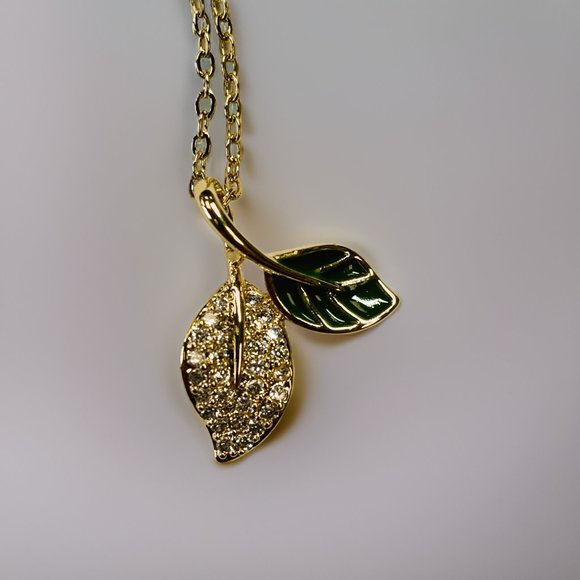 Gold 0.5 ct Zircon Relief Sprout Pendant Necklace - Picture 9 of 17